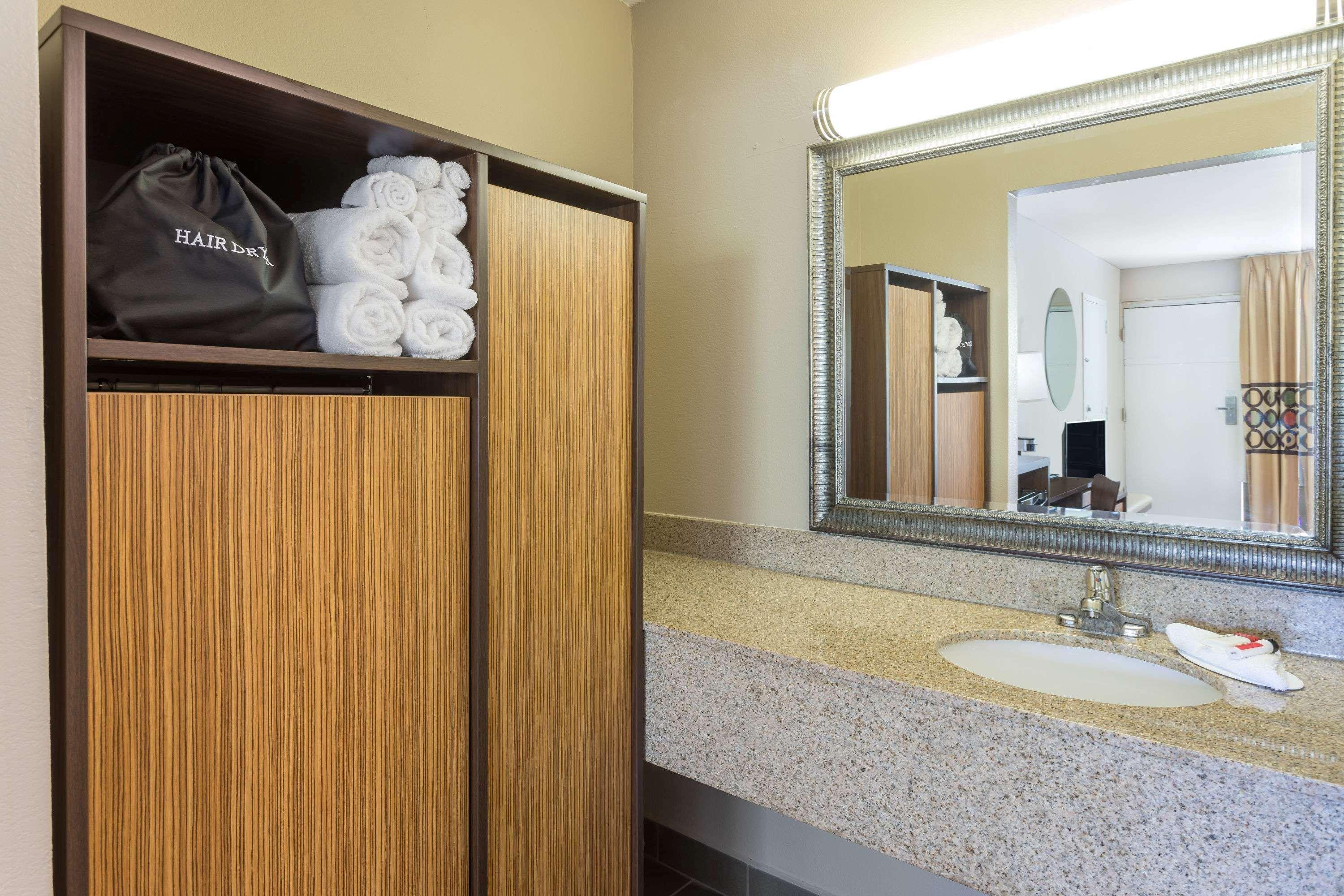 Super 8 By Wyndham Asheville Airport Fletcher Extérieur photo