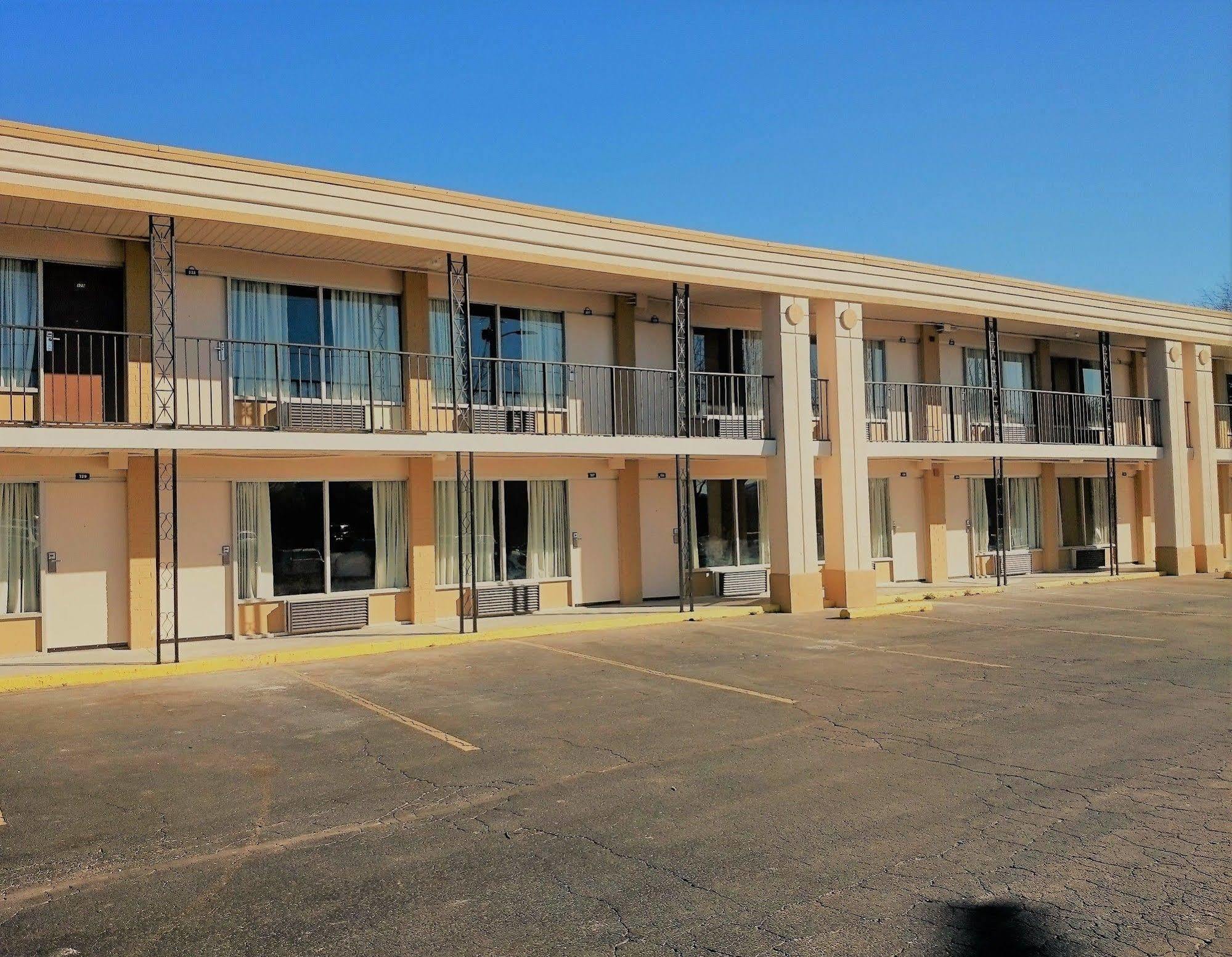 Super 8 By Wyndham Asheville Airport Fletcher Extérieur photo