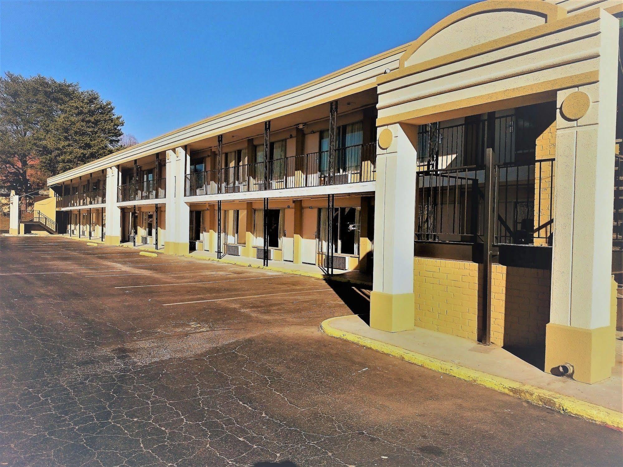 Super 8 By Wyndham Asheville Airport Fletcher Extérieur photo