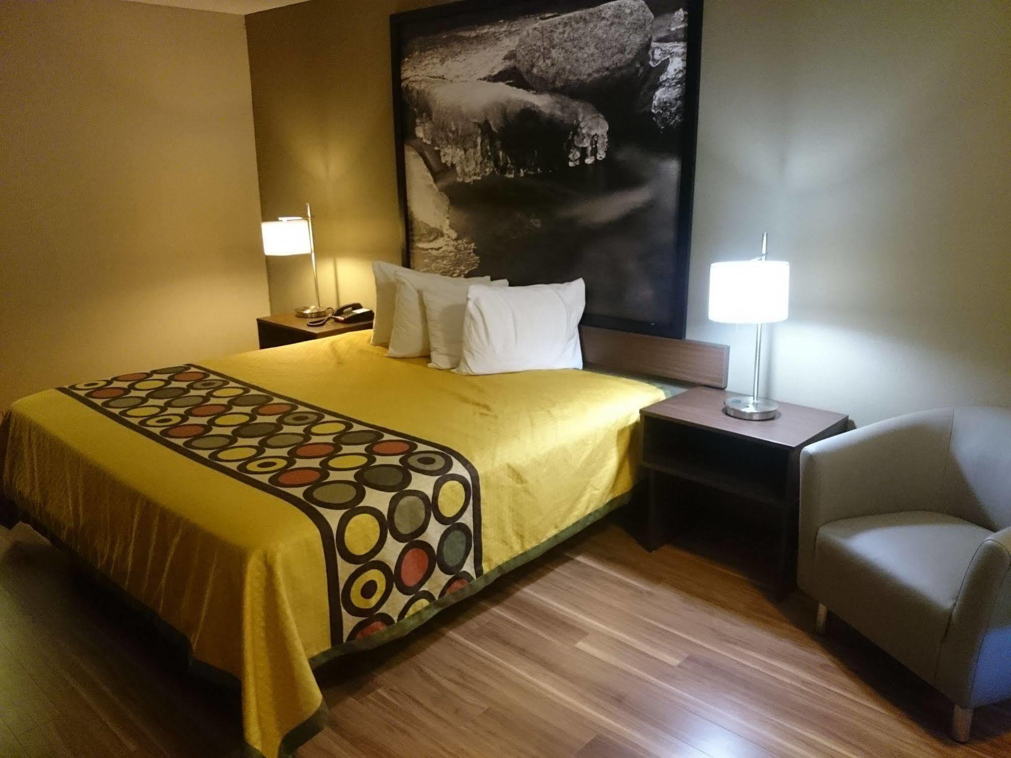 Super 8 By Wyndham Asheville Airport Fletcher Extérieur photo